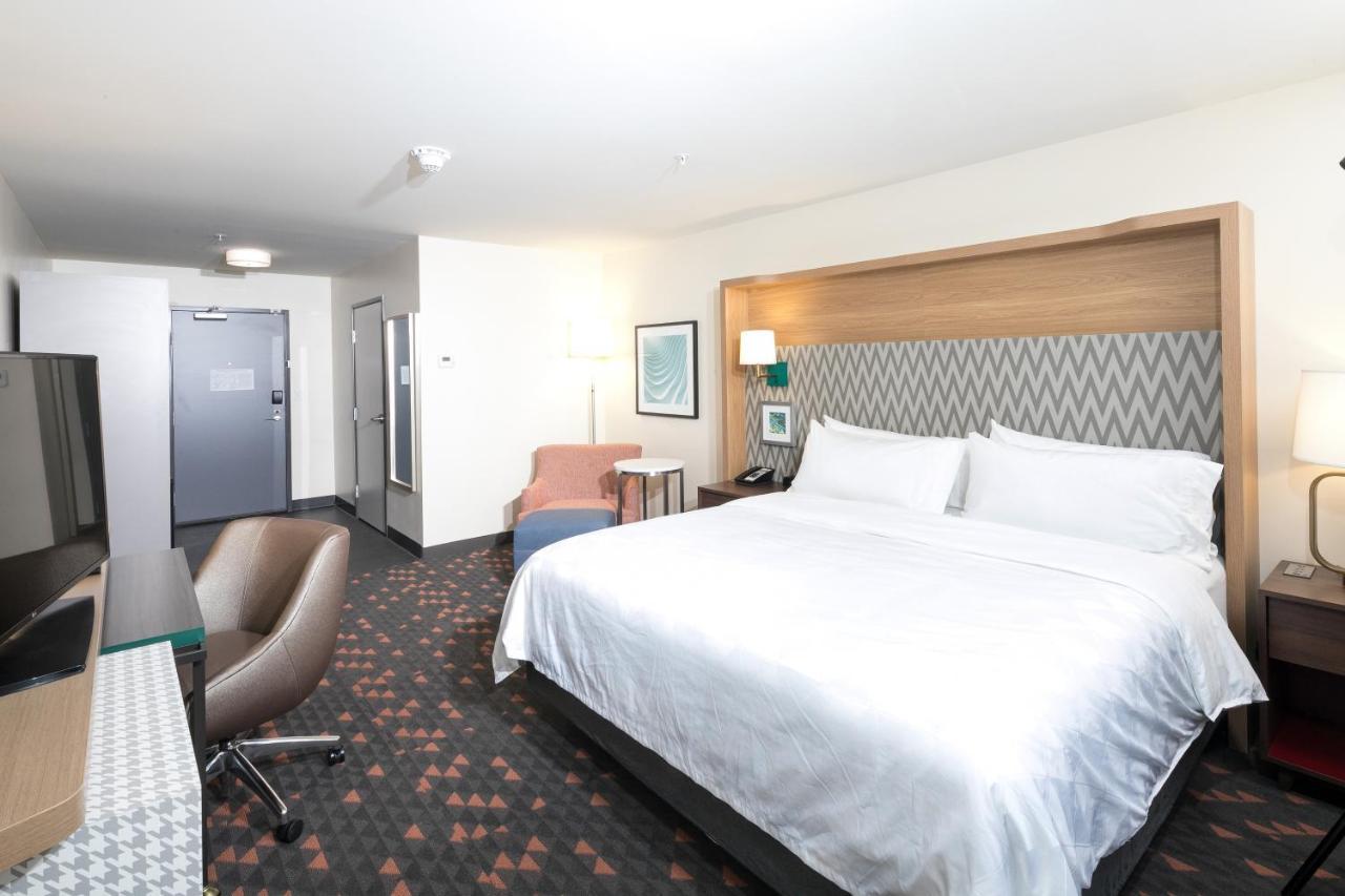 Holiday Inn & Suites Detroit - Troy By Ihg Exterior photo