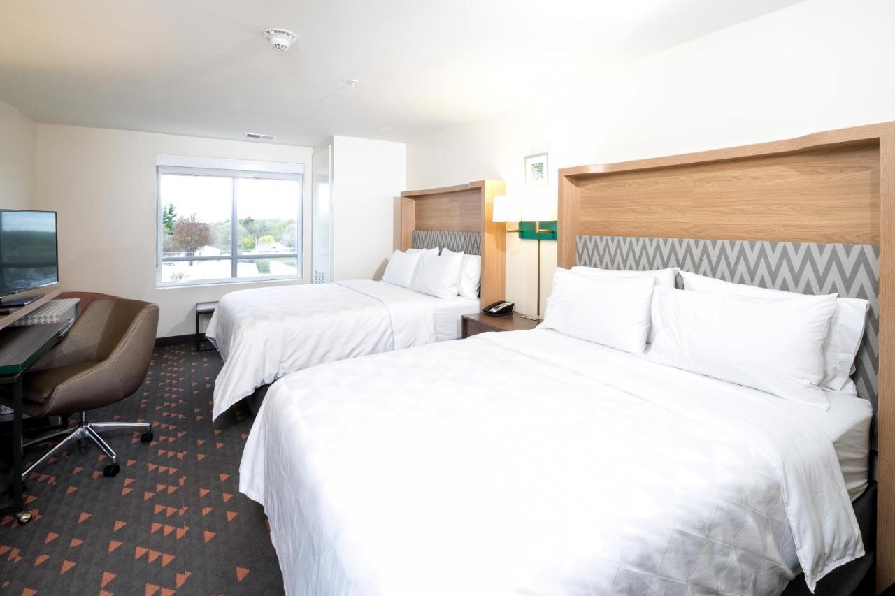Holiday Inn & Suites Detroit - Troy By Ihg Exterior photo