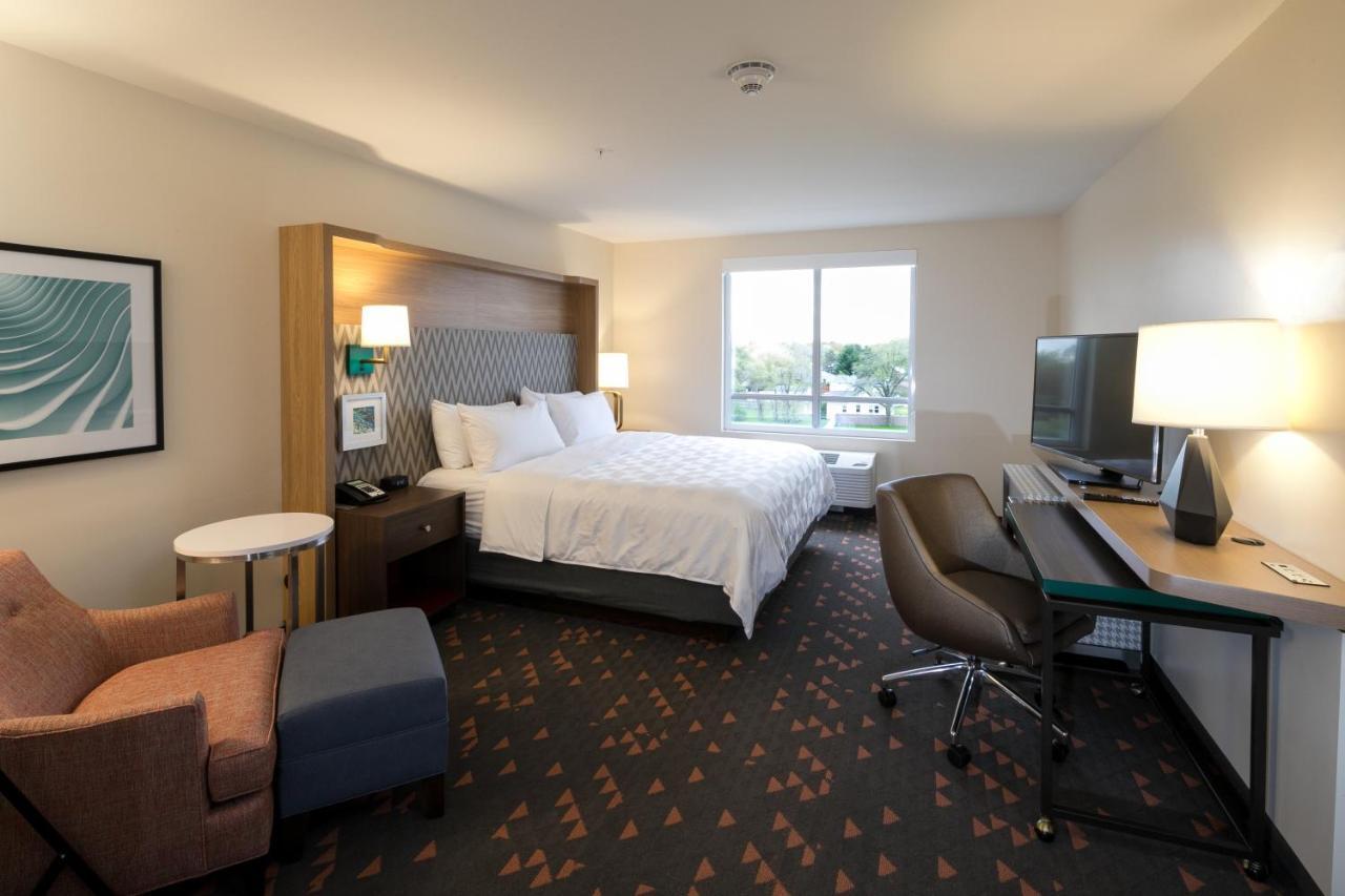 Holiday Inn & Suites Detroit - Troy By Ihg Exterior photo