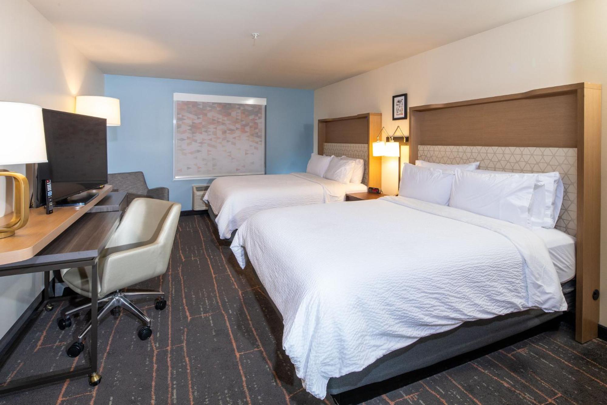 Holiday Inn & Suites Detroit - Troy By Ihg Exterior photo