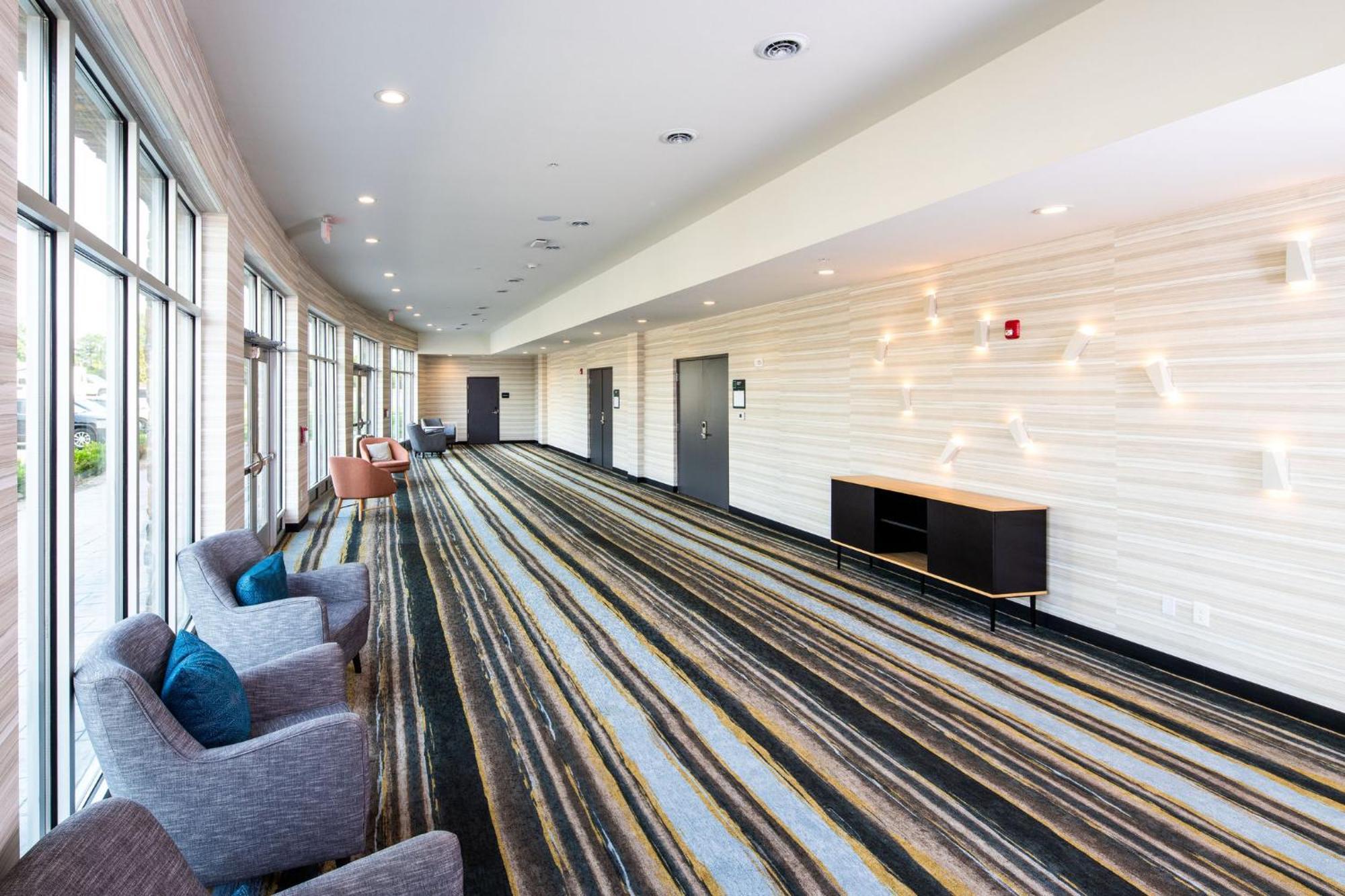 Holiday Inn & Suites Detroit - Troy By Ihg Exterior photo